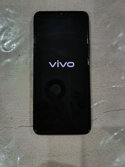 Продам телефон VIVO Y311