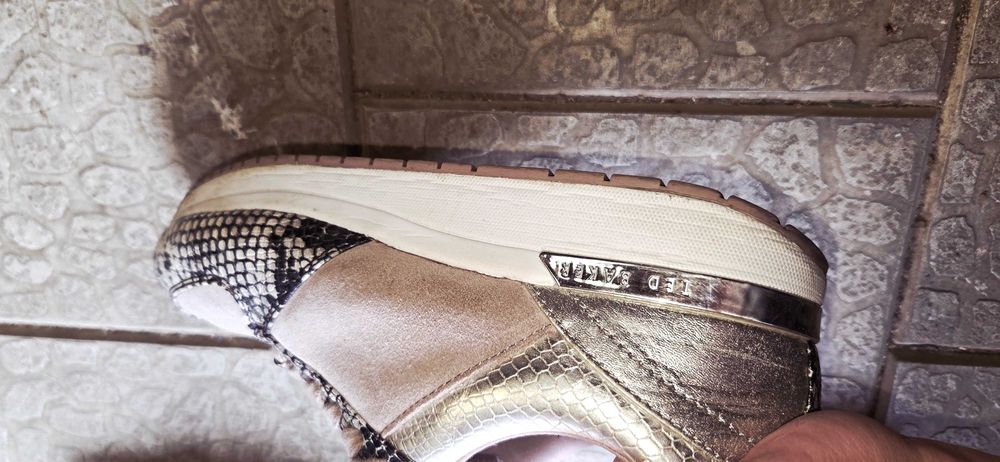 Adidasi Ted Baker