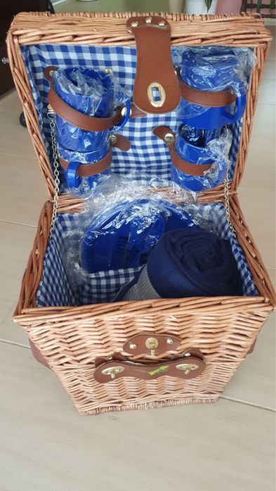 Плетена кошница за пикник за 4ма