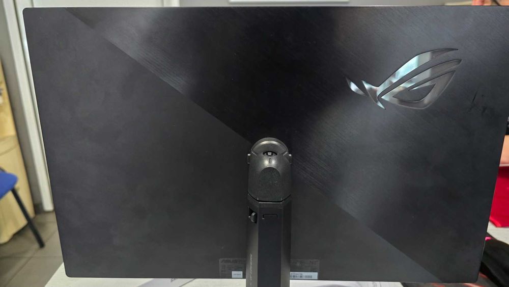 Мобилен гейминг монитор Asus Rog Strix XG17AHPE, 17.3", 240Hz