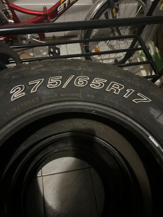 Продам комплект шин на джип 275/65 R17