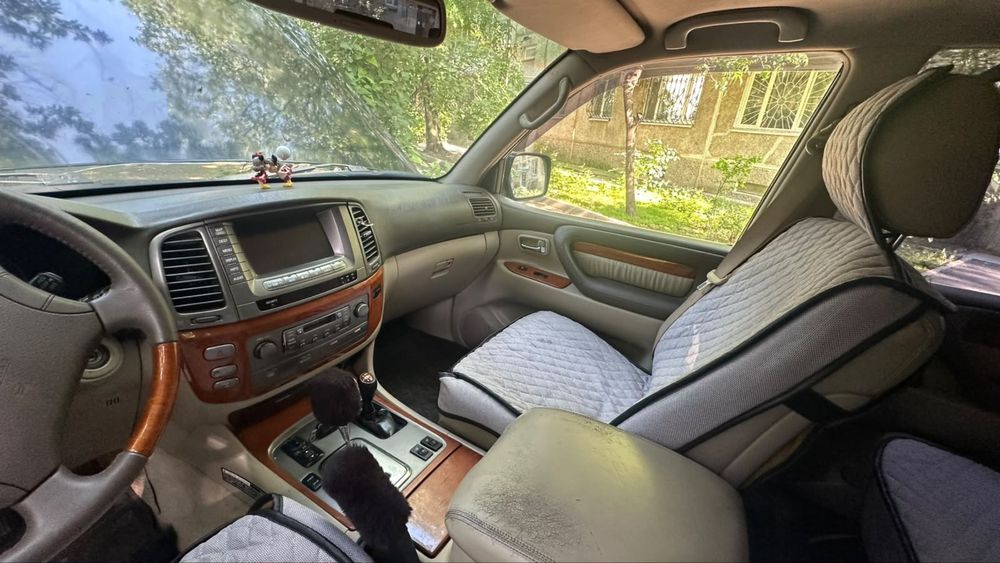 Продам машину Lexus LX 470