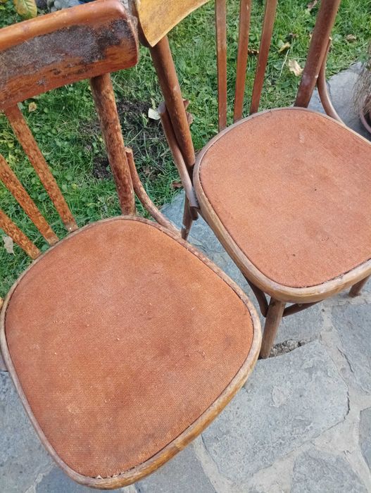 Продавам 2 бр. виенски стола