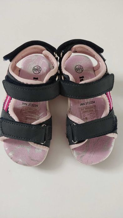 Нови сандали за момиченце