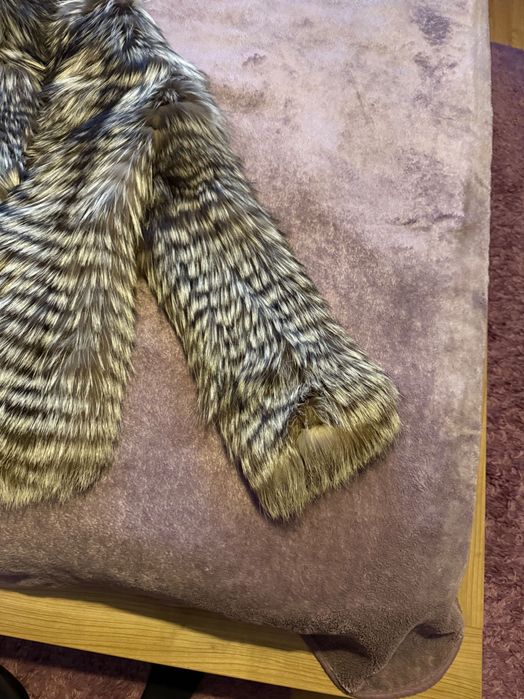 Продавам чисто ново палто от лисица