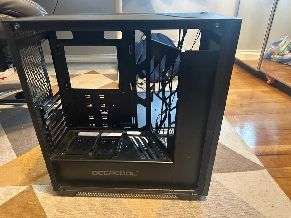 Carcasa pentru PC + 1 ventilator inclus