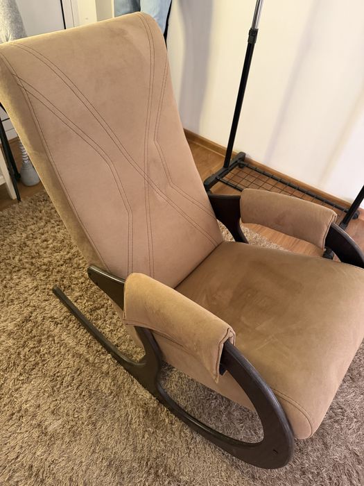 2 броя люлееще се столове