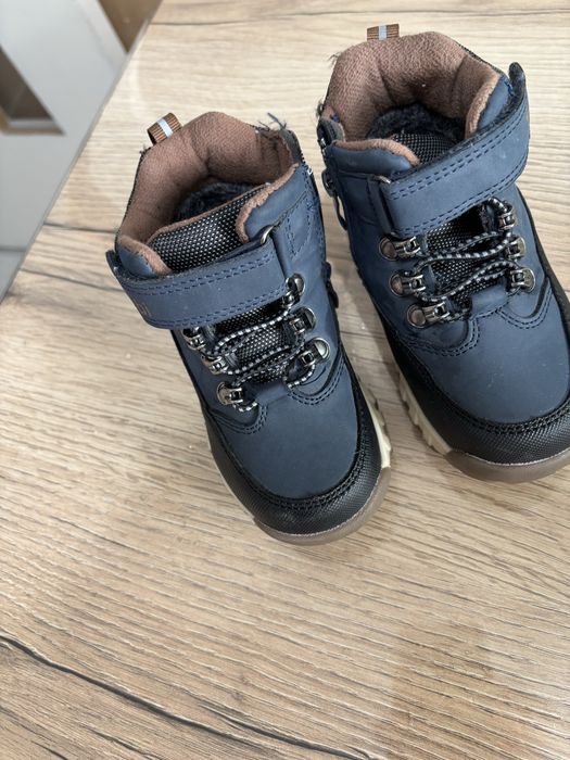 Продам ботинки детские весна - осень.