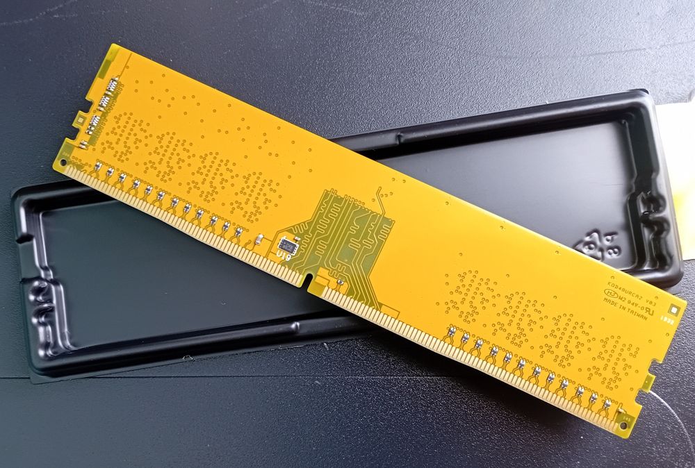 Продаю озу ддр4 4гб