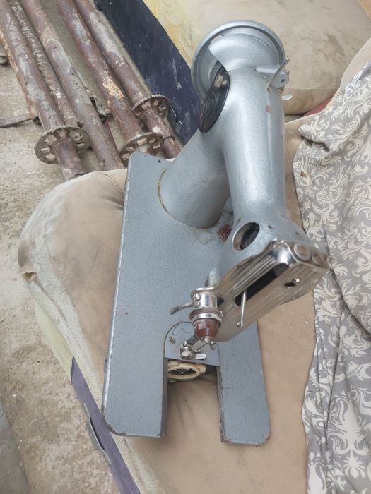 Срочно продам швейную машину