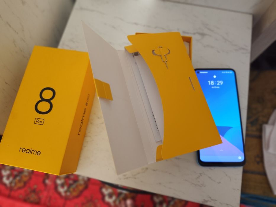 Смартфон Realme 8pro 6/128