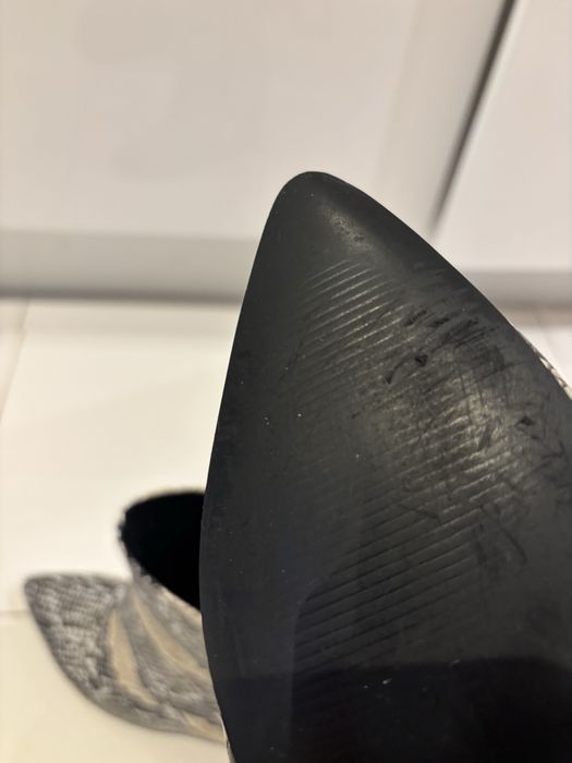 Боти змийски принт