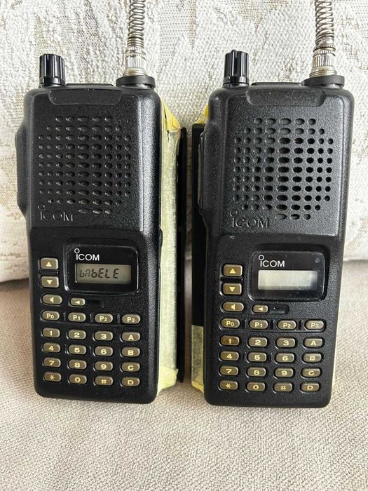 Vând 2 stații portabile Icom IC-F3 profesionale VHF