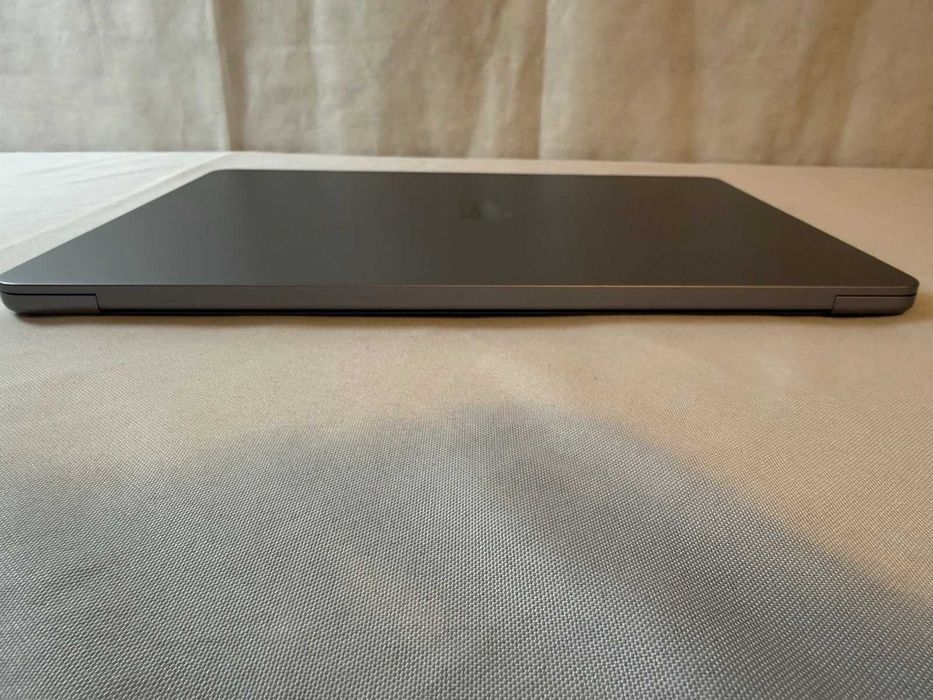2022 Apple MacBook Air 13” M2