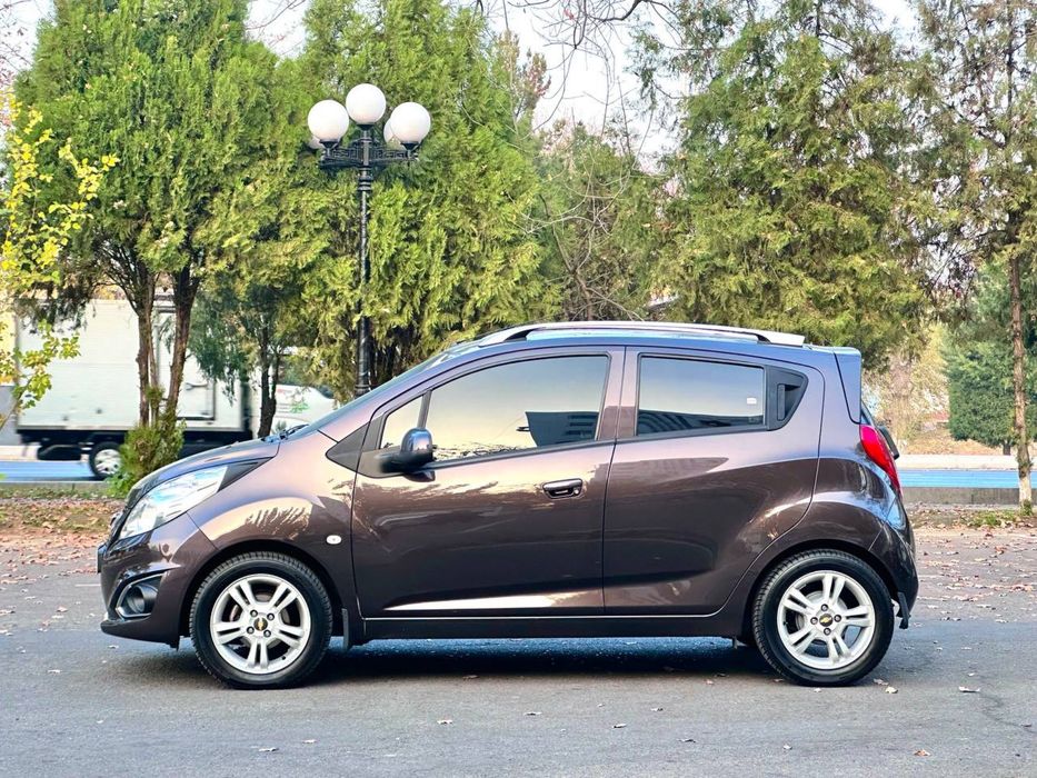 Продаю спарк чоко