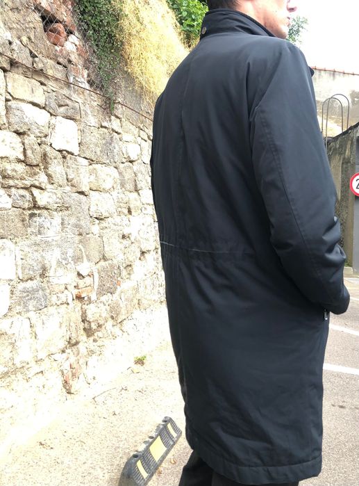 Vând o geacă de primăvară-toamnă HUGO BOSS