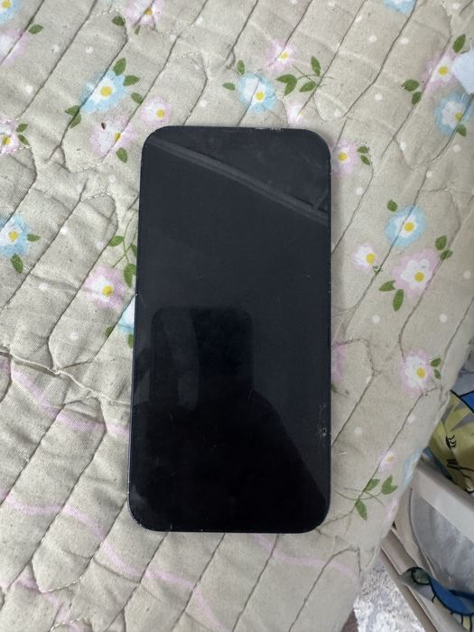Продам Iphone 13
