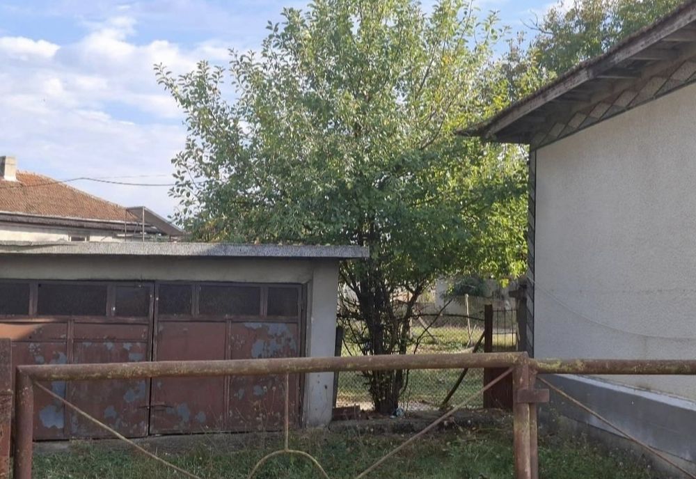 Продава се Къща в Долни чифлик - 75 кв.м за 580 €/кв.м - Снимка #2