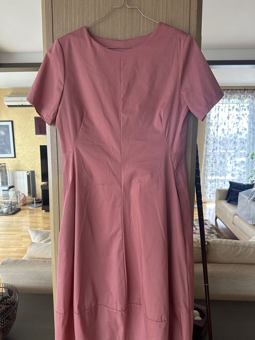 Рокля пепел от рози