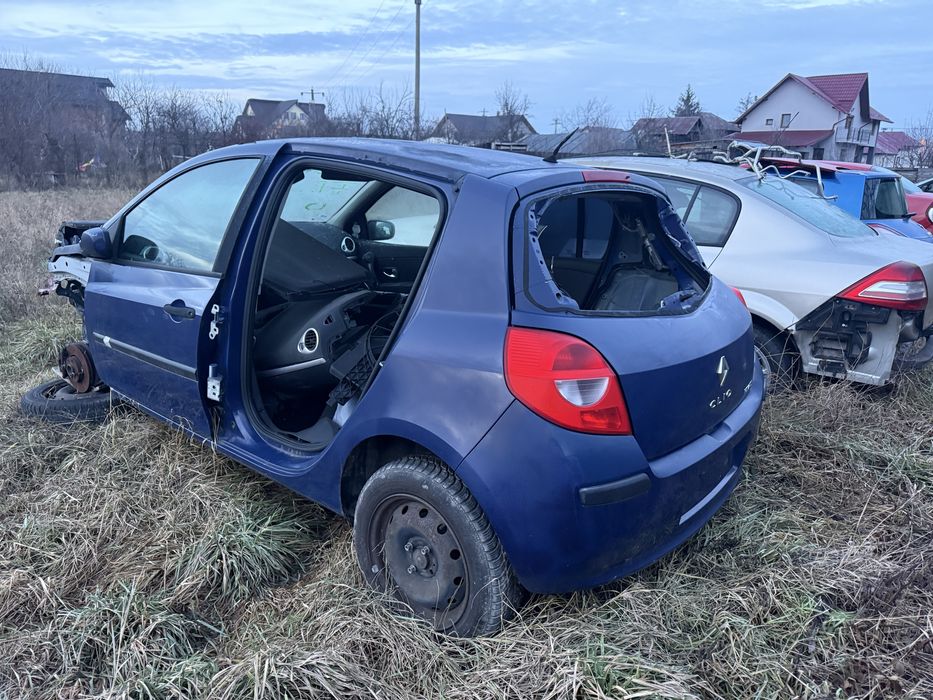 Vand piese Renault Clio 3 2010-1.2 benzina si diesel