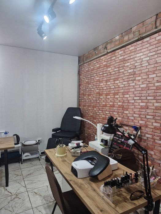 Сдам пол кабинета парикмахеру