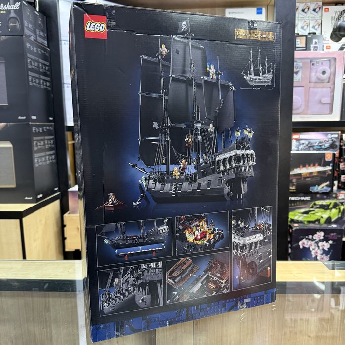Lego "Черная жемчужина ; Пираты карибского моря"