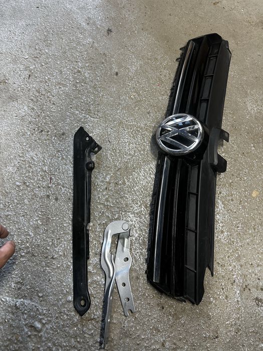 Grila  radiator vw golf 7.