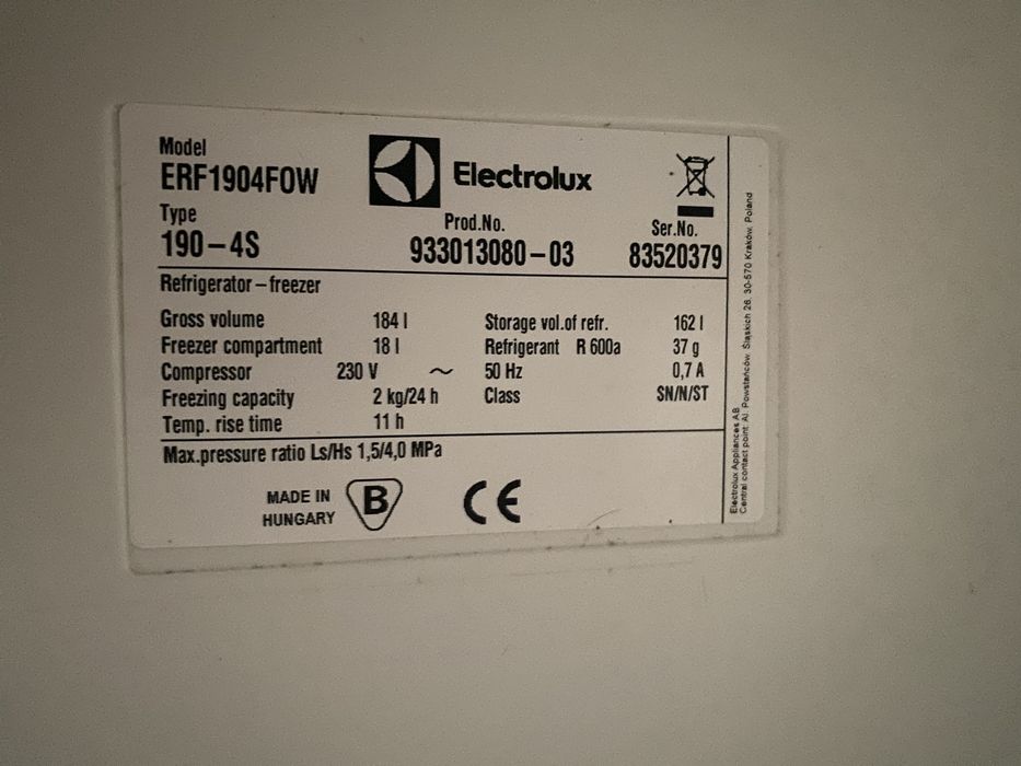 Хладилник Electrolux с малък фризер