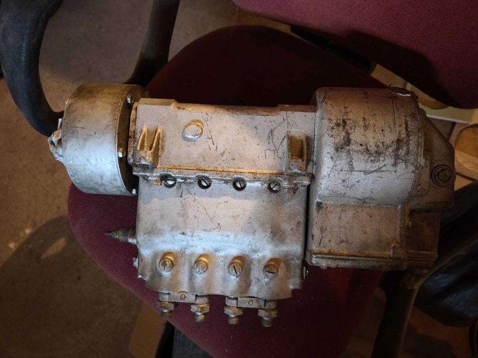 Нафтова помпа за ИФА