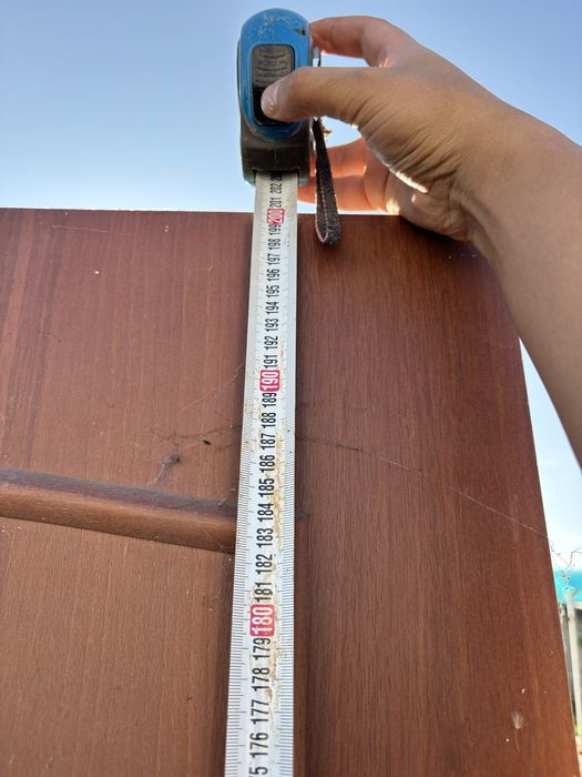 деревянный дверь