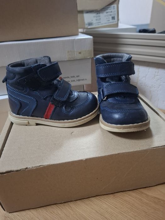 Ботинка красовки каждый 5000.