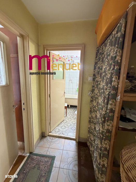 Apartament 3 camere,str.Victoriei+garaj si boxa
