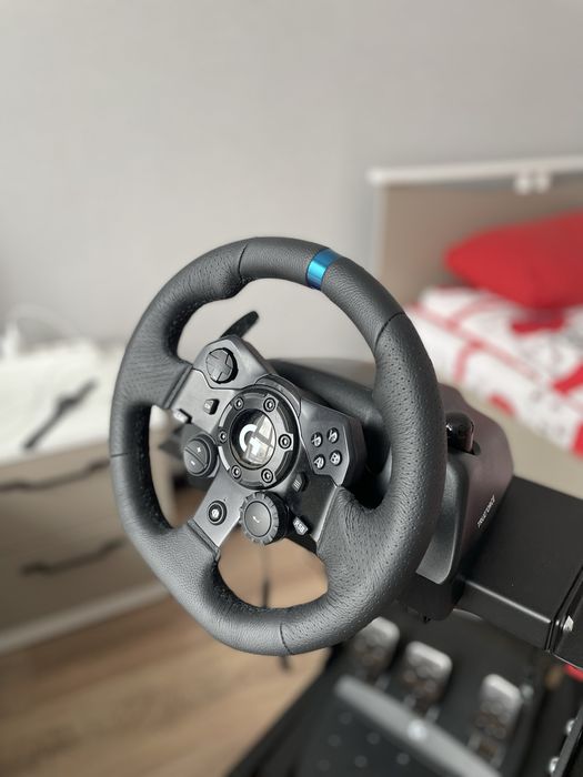 Logitech G923- игровой руль