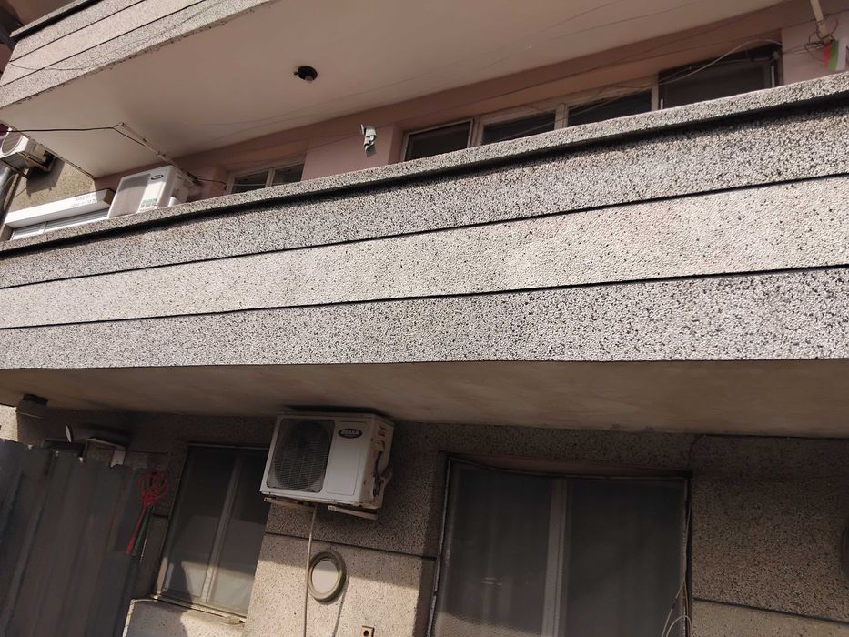 ПРОДАВАМ ЗАМЕНЯМ ИМОТА се намира в самото сърце на Карнобат обл.Бургас