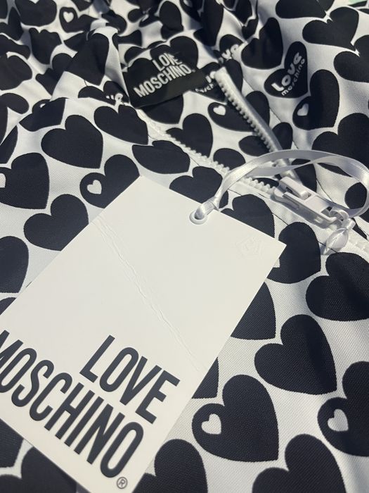 Дамска ветровка Love Moschino