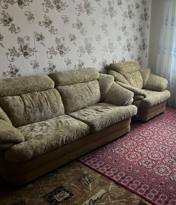 Диван  с креслами бесплатно