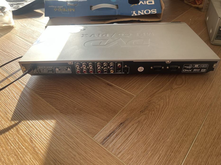 Продам старый двд проигрыватель