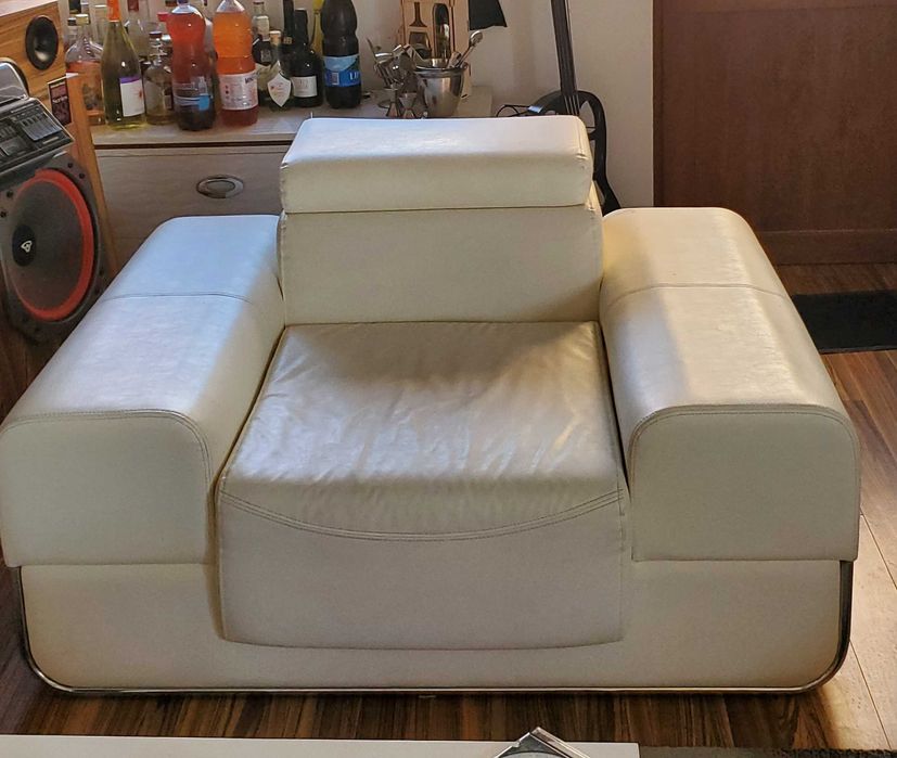 Set 2 fotolii din piele alba