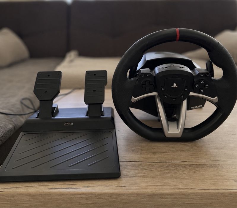 Волан с педали HORI Racing Wheel Apex за PS4/PS5