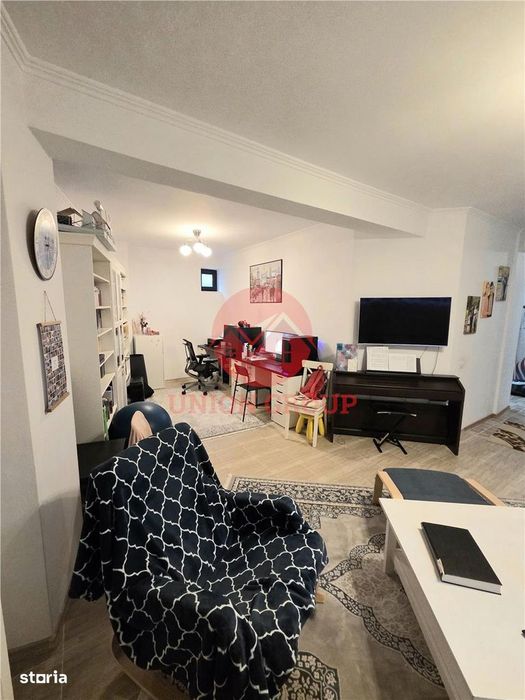 Apartament Spatios, 3 Camere, Decomandat, Demisol, Zona Primo