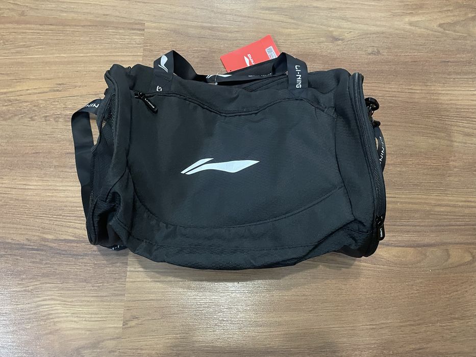 Сумка спортивная Lining новая