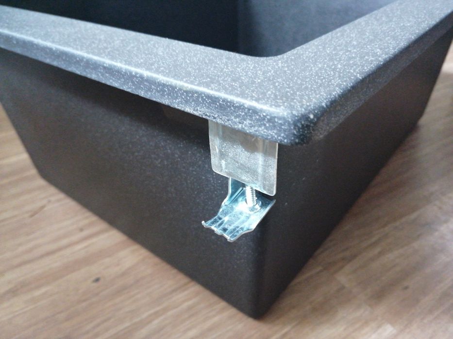 Нова Кухненска Гранитна мивка SILGRANIT  черна

50/50/20