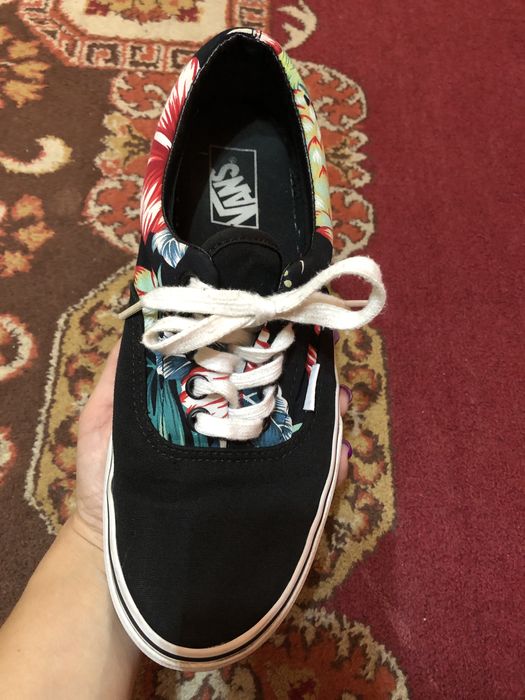 Tenisi vans marime 42 tenisi vans model floral marime 42