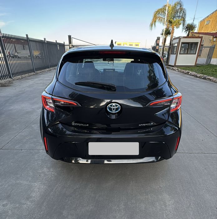 Vand Toyota Corolla Hibrid 2021 hatchback