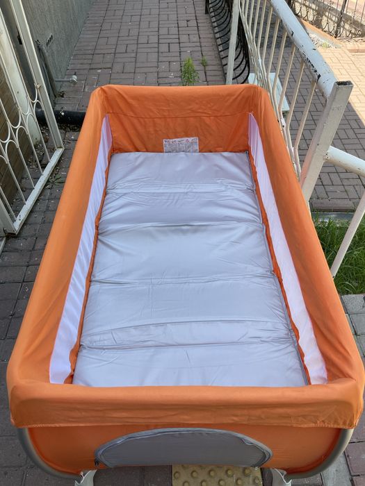 Продаю детский раскладной манеж