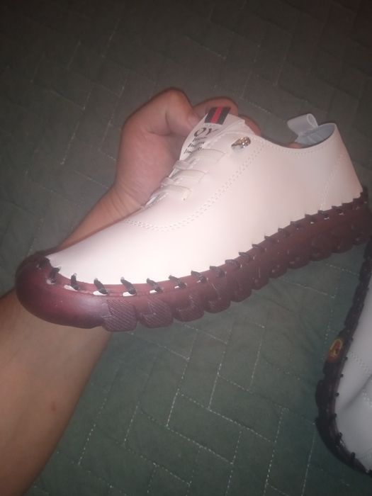 Обувь продается  не дорого новая