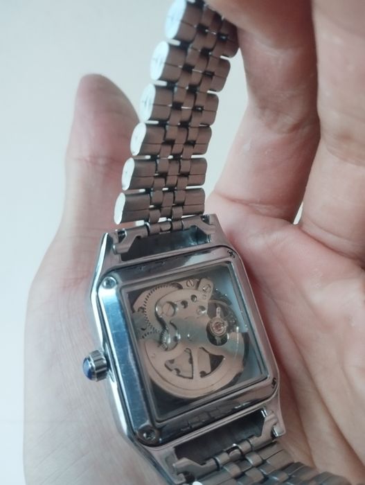 Cartier Skleton Mexanik soat sotiladi
