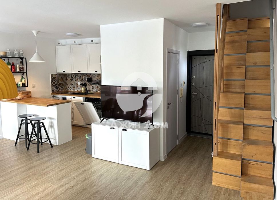 Продава се Тристаен апартамент в к.к. Слънчев бряг - 90 кв.м за 1100 €/кв.м - Снимка #3