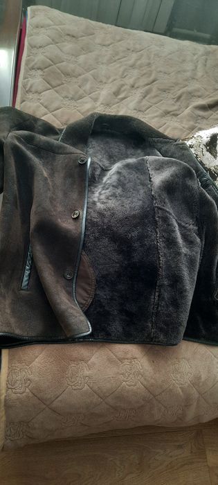 Продам зимние куртки