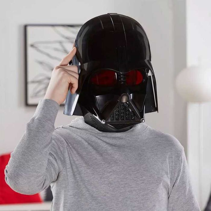 Star Wars Интерактивна маска Hasbro Darth Vader с функция промяна на гласа